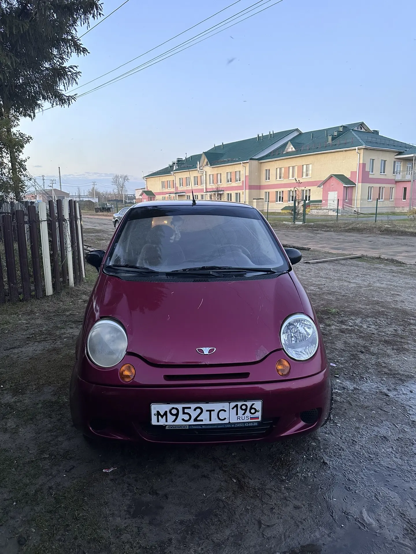 Продаю машину daewoo matiz 2009 года, машина на ходу, но требует косметического ремонта