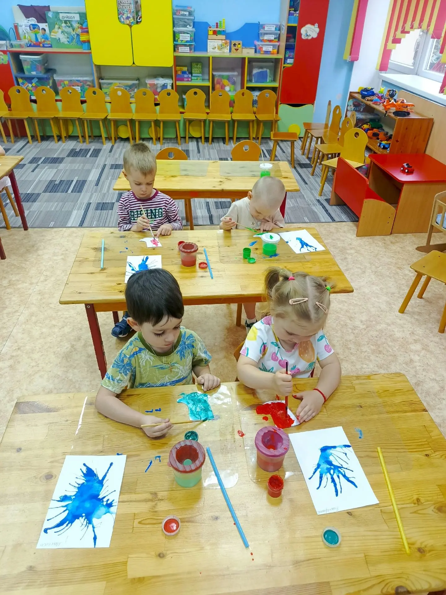Малыши 2 младшей группы познают мир, им всё интересно!