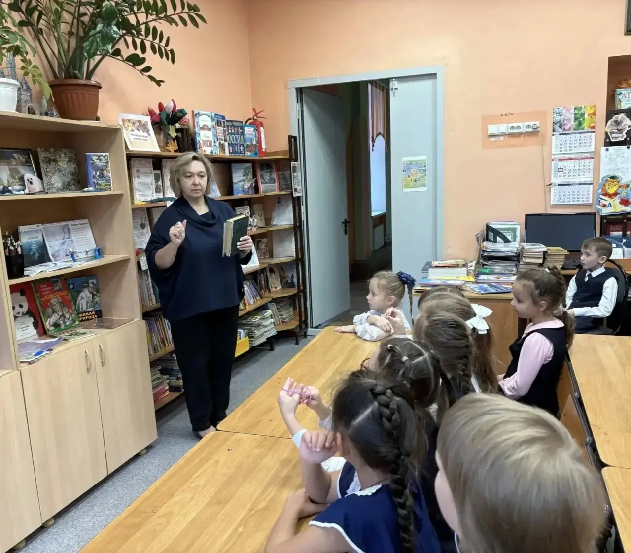 Делимся тёплыми впечатлениями — наши первоклассники побывали на экскурсии в школьной би...