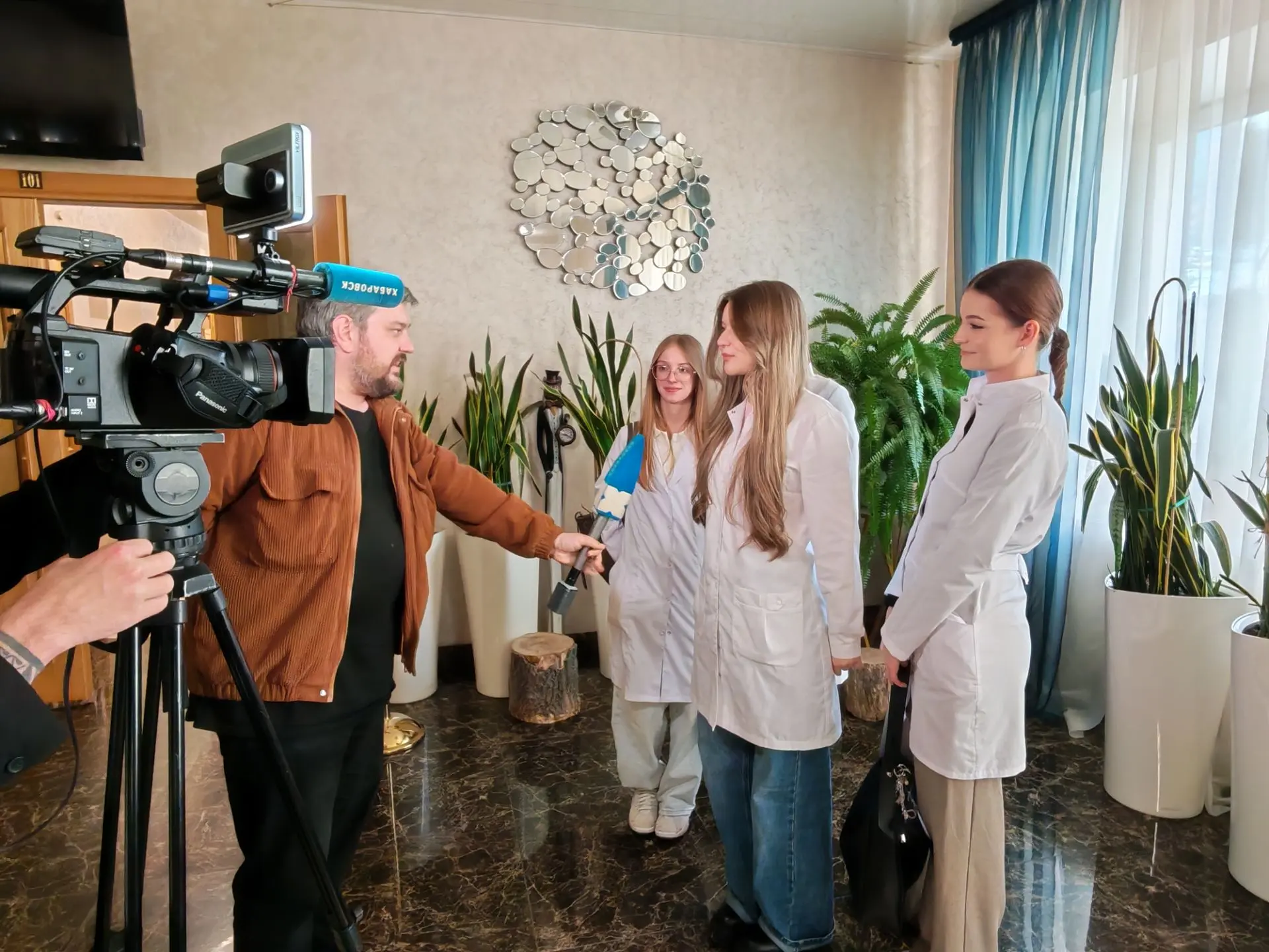 🎉 Гости прибывают в ДК Профсоюзов. ❤️ Совсем скоро начнётся наш праздник - Посвящение ...