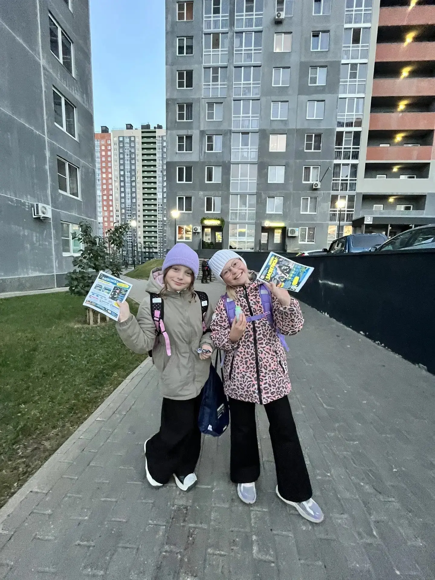 🚦 Отряд ЮИД «Светофор» напоминает: засветись на дороге!