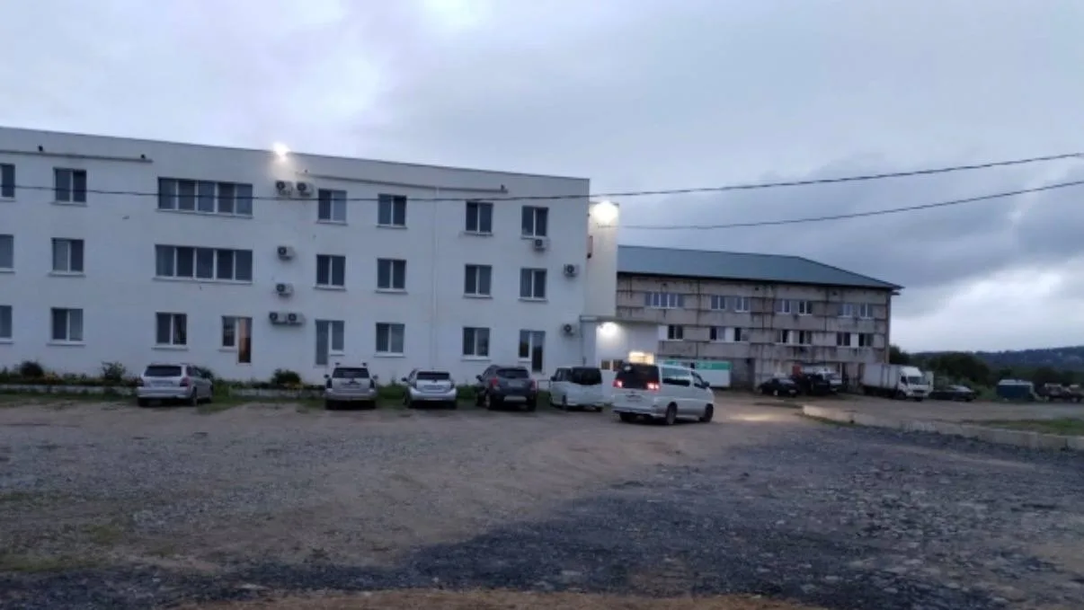 ⚖️Мэрия через суд добивается сноса гостиницы на Весенней в пригороде Владивостока