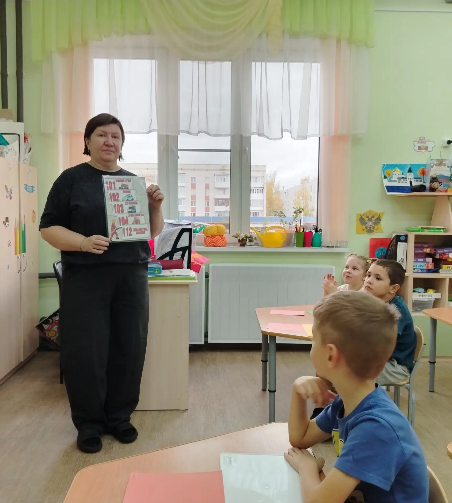 ⛑️ Наши повзрослевшие "Кнопочки" уже отлично понимают, что огонь может быть как верным ...