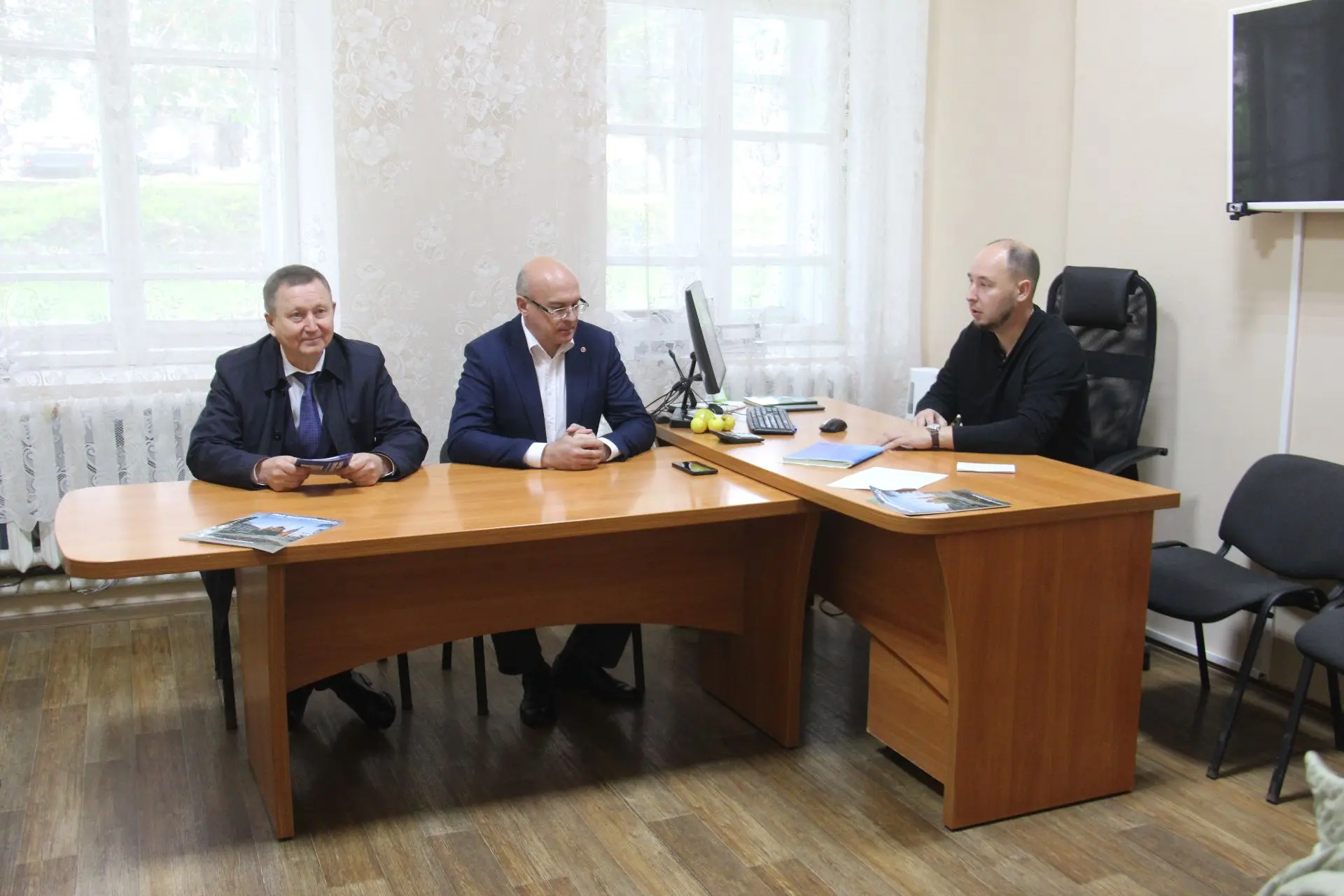 Вчера вместе с главой ГО Красноуфимск Юрием Сергеевичем Ладейщиковым провёл две важные ...
