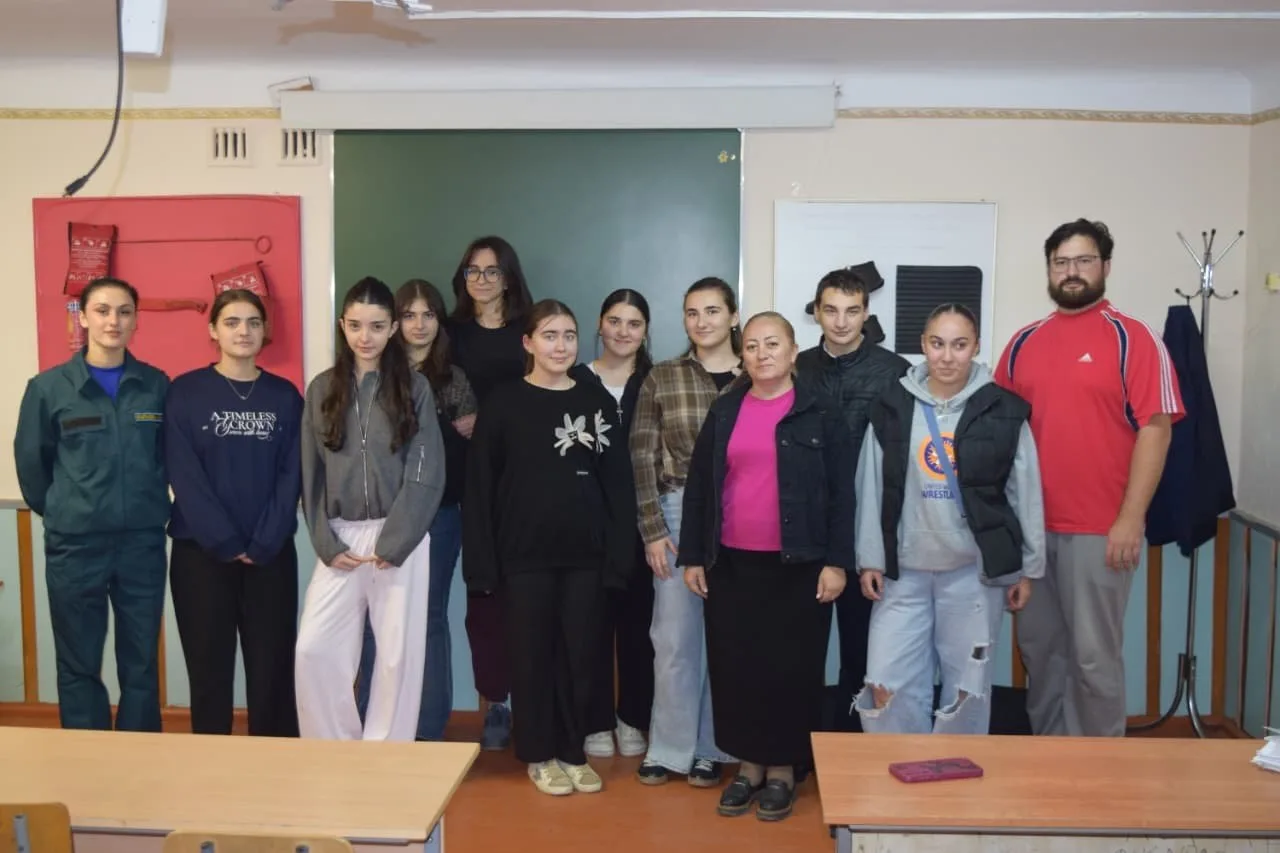 В рамках Единого дня открытых дверей в ВГМТ для школьников прошёл мастер-класс по оказа...