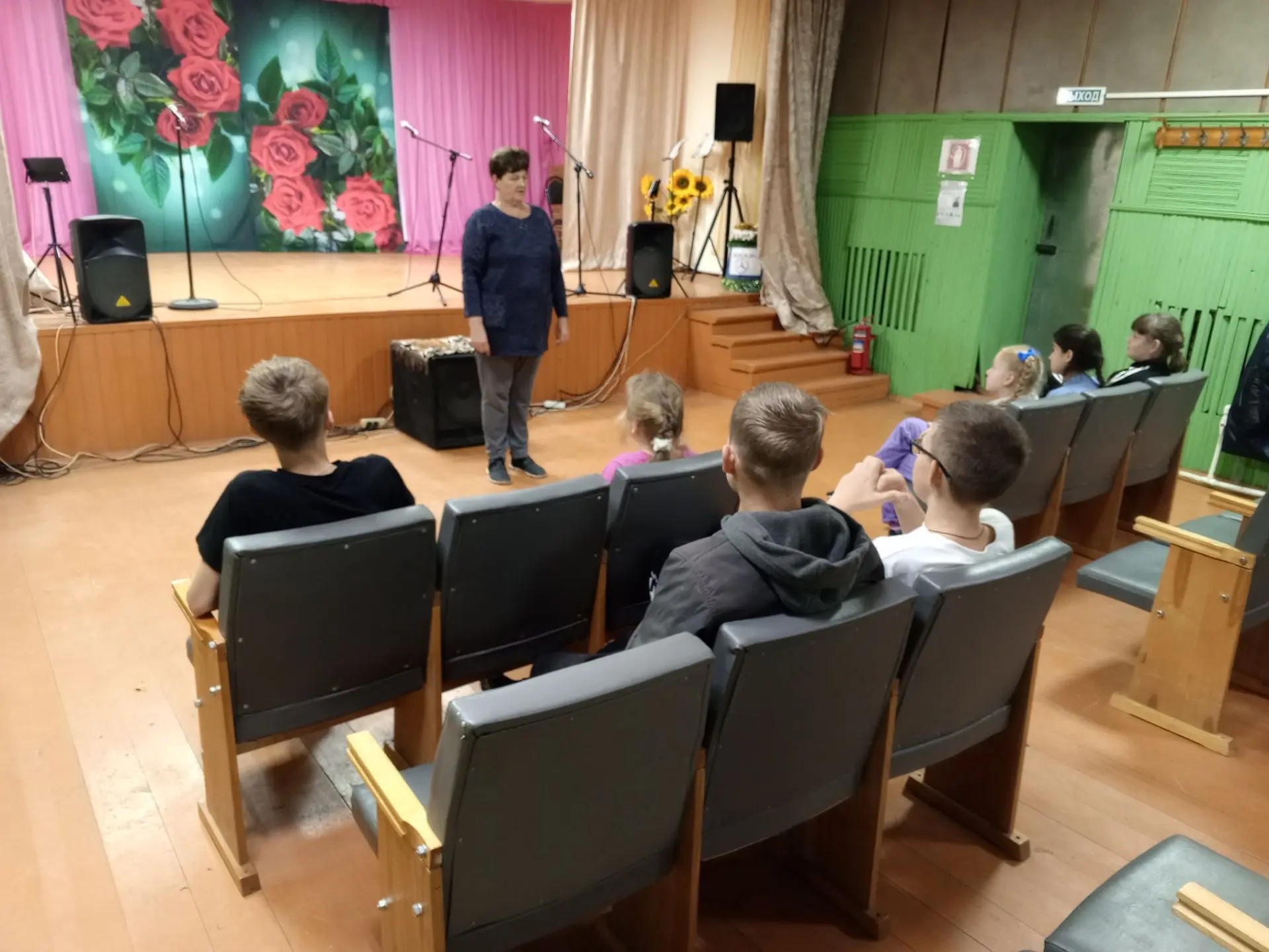 11.10.26 г в Спасском СДК состоялась беседа " Что я знаю о своих правах и обязанностях"...