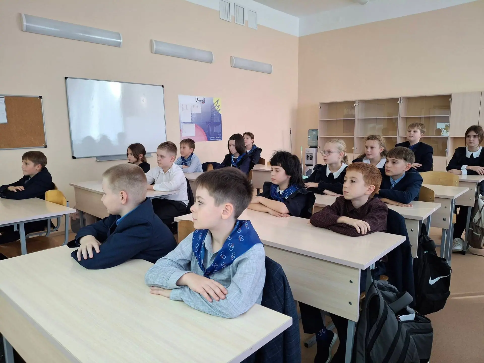 🛣️В  5А классе прошёл классный час на тему «История колеса и дорог». Мероприятие орган...