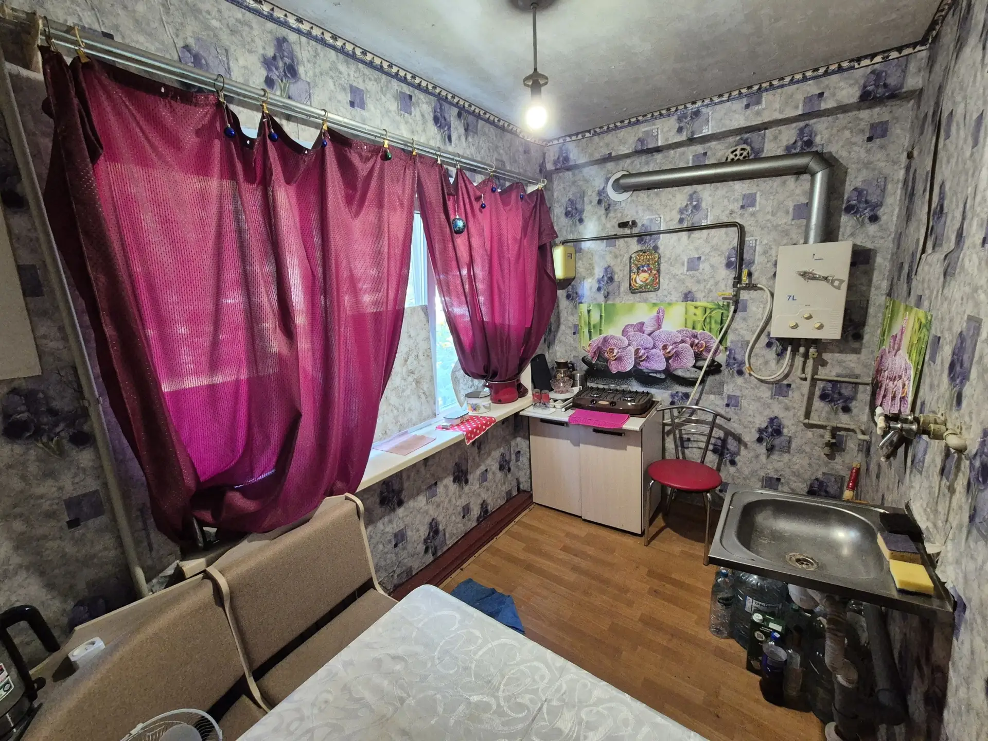 Продам 1 ком.кв-ру, ул.Нестерова 89, 1/5. Окна пластик, трубы на воду и стояки отоплени...