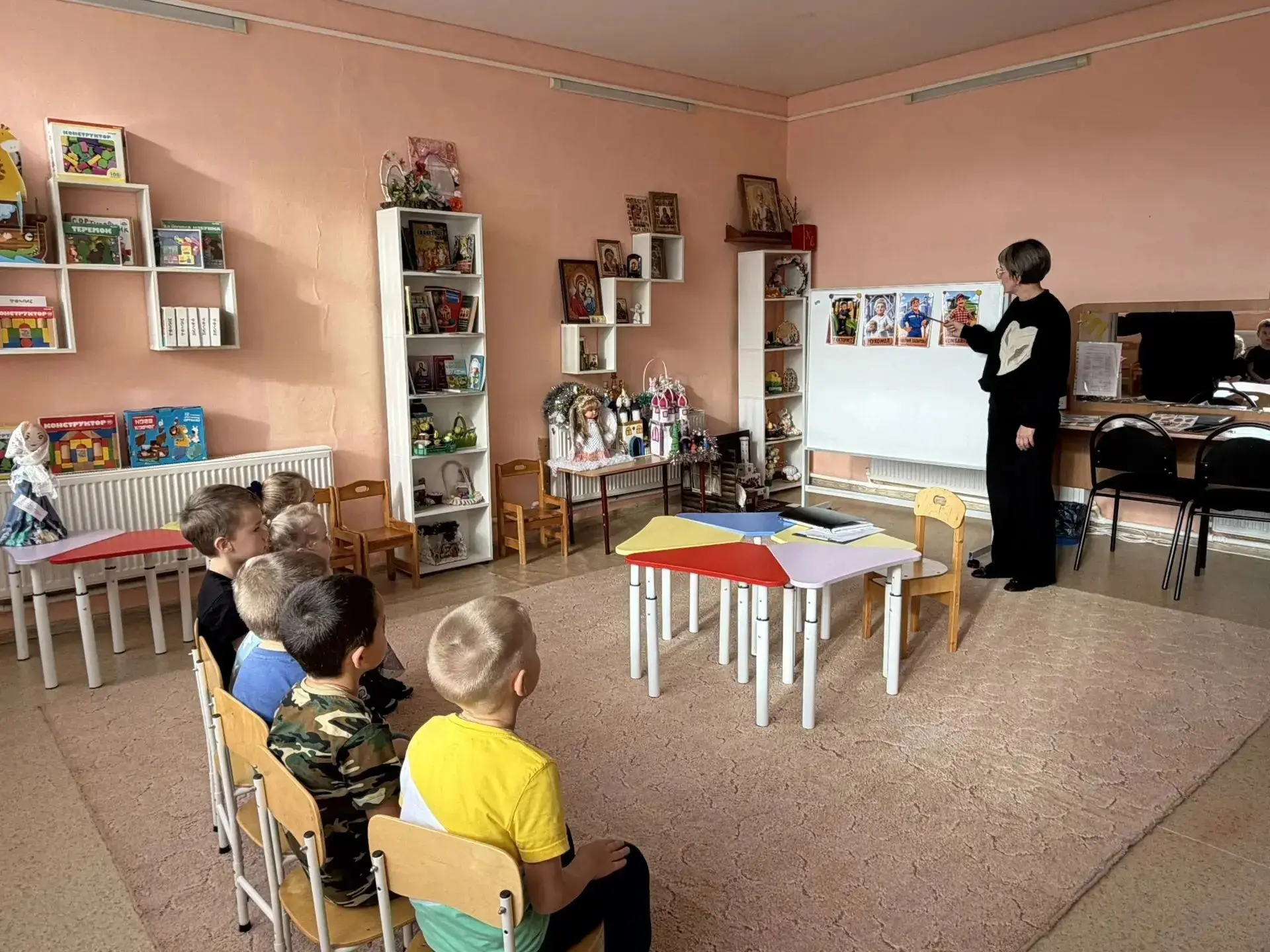 В рамках реализации программы «Жить с добром» с детьми старшей и подготовительной групп...