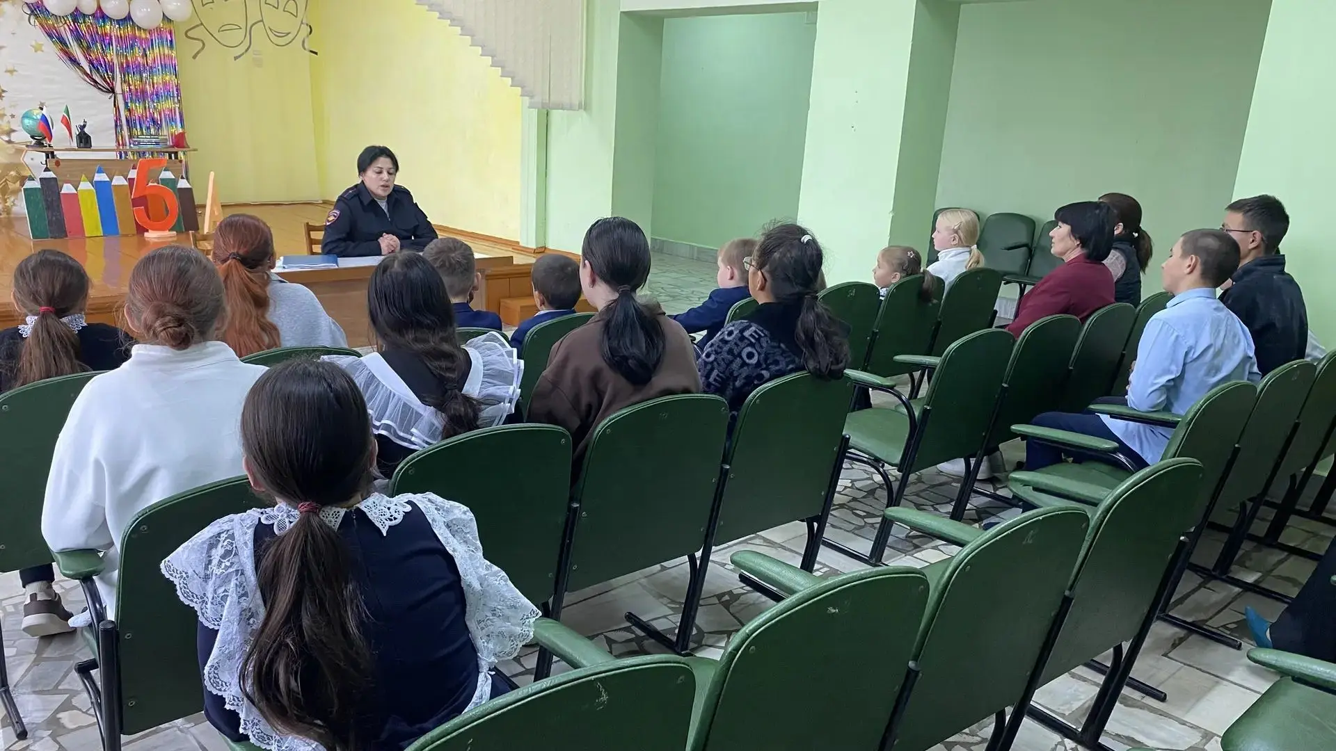 Хокук саклау органнары вәкилләре белән очрашу