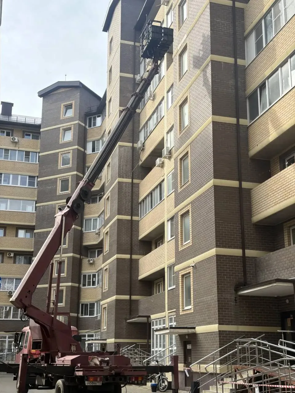 Наша УК моет сегодня окна, красота❤️