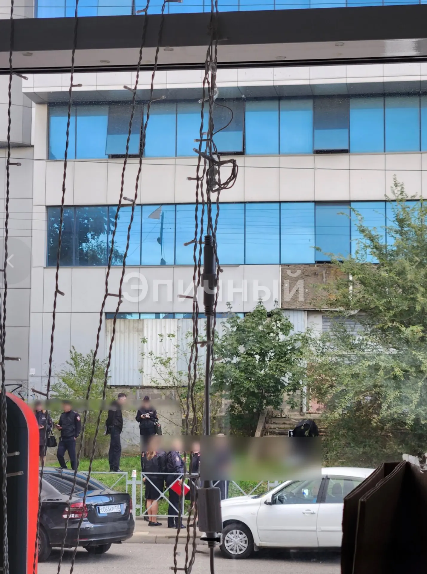 Парень и девушка погибли после падения с заброшенного здания в центре Краснодара