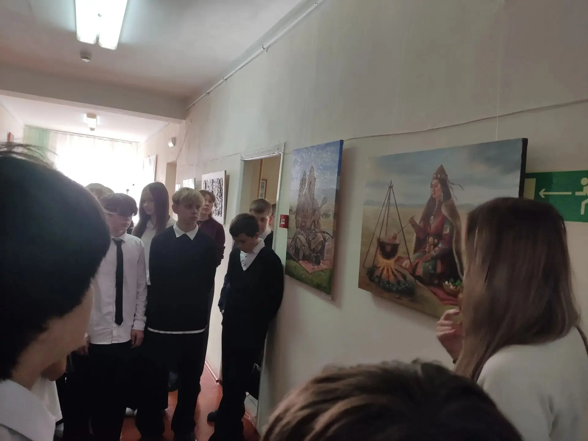 🎨 Погружение в истоки: как прошла экскурсия 8 «Б» класса