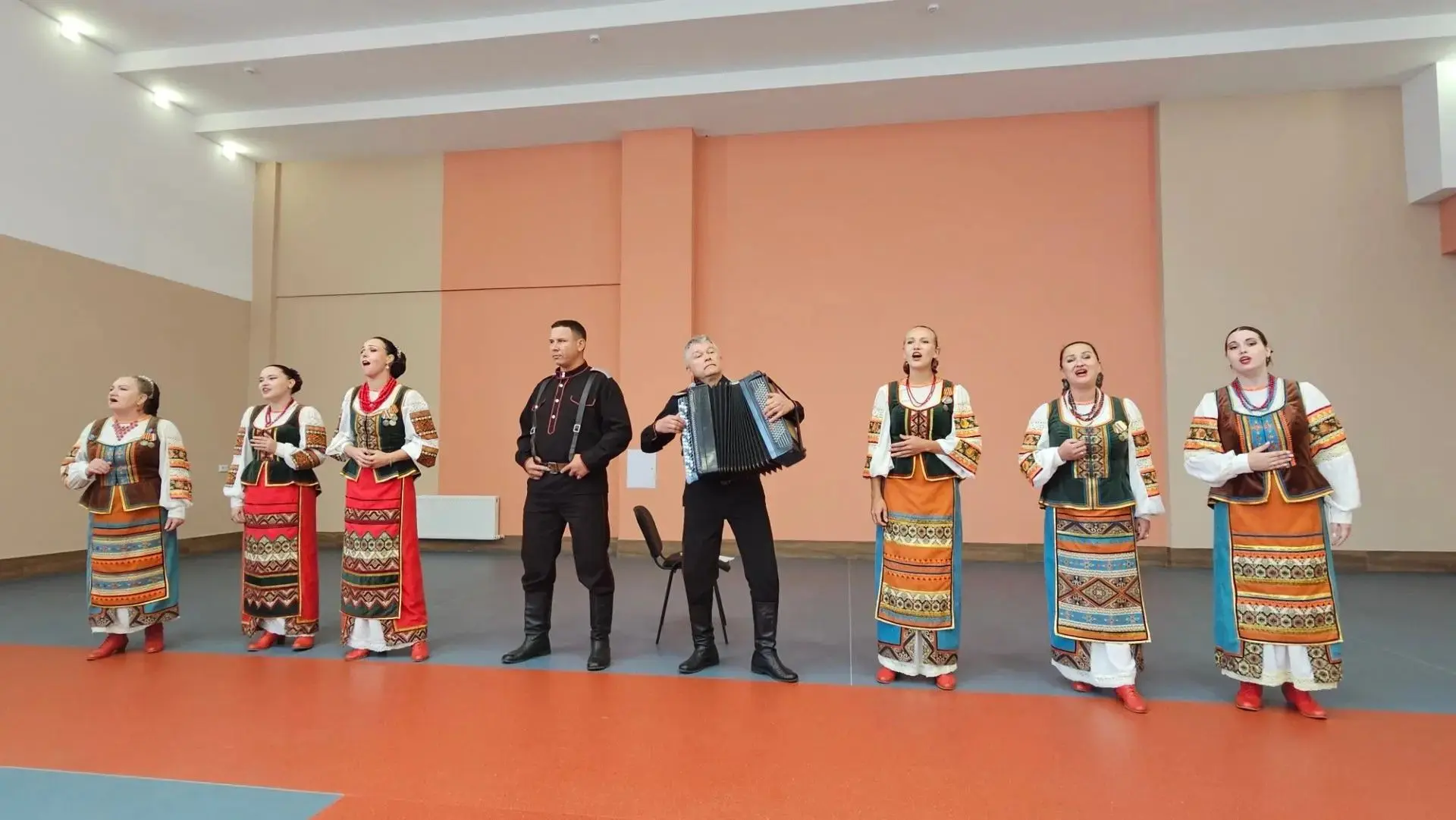 Праздник души: «Кубанские казаки» поздравили жителей Республиканского дома-интерната с ...