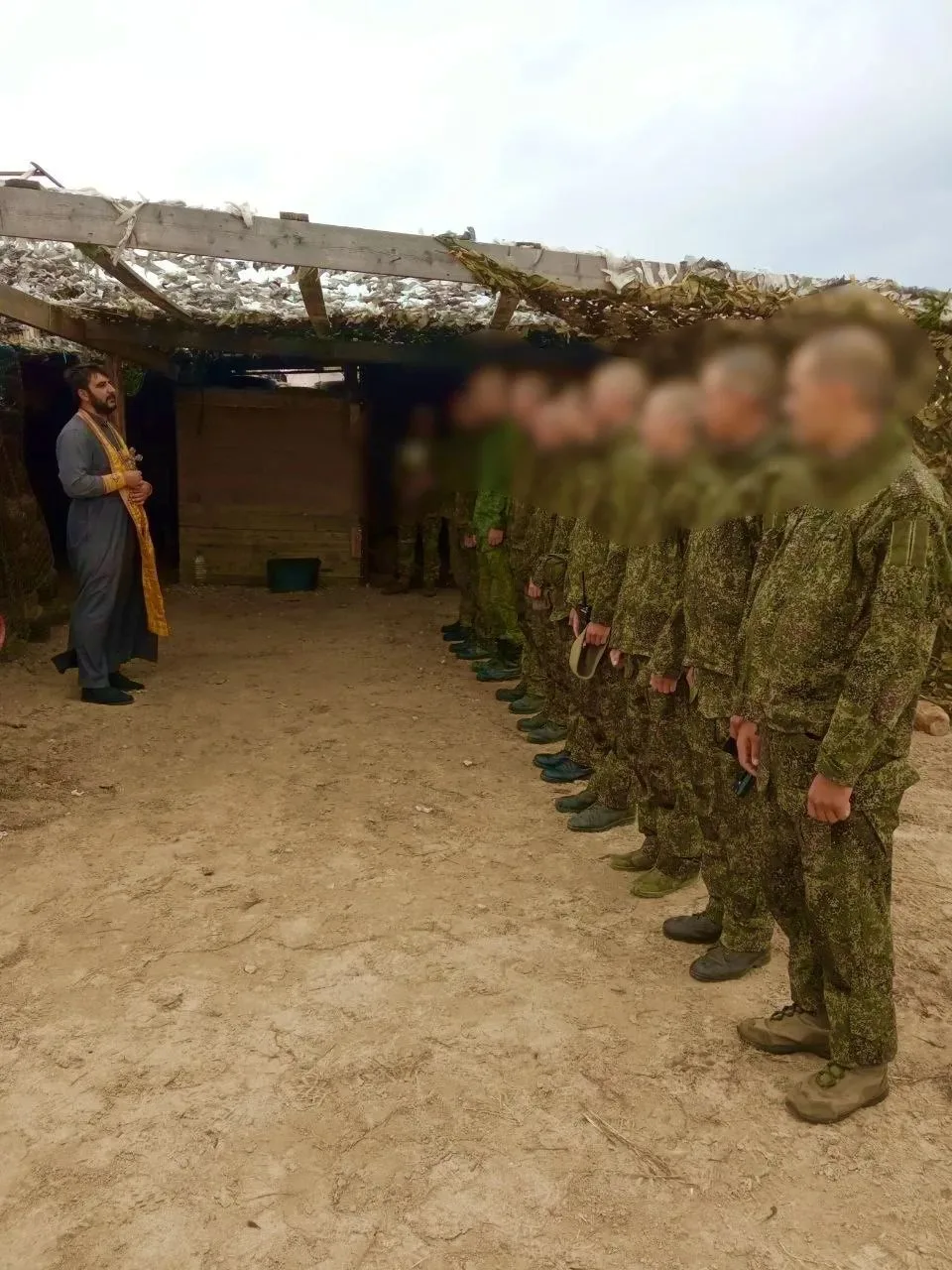 Пастырский визит священника к военнослужащим на Покров