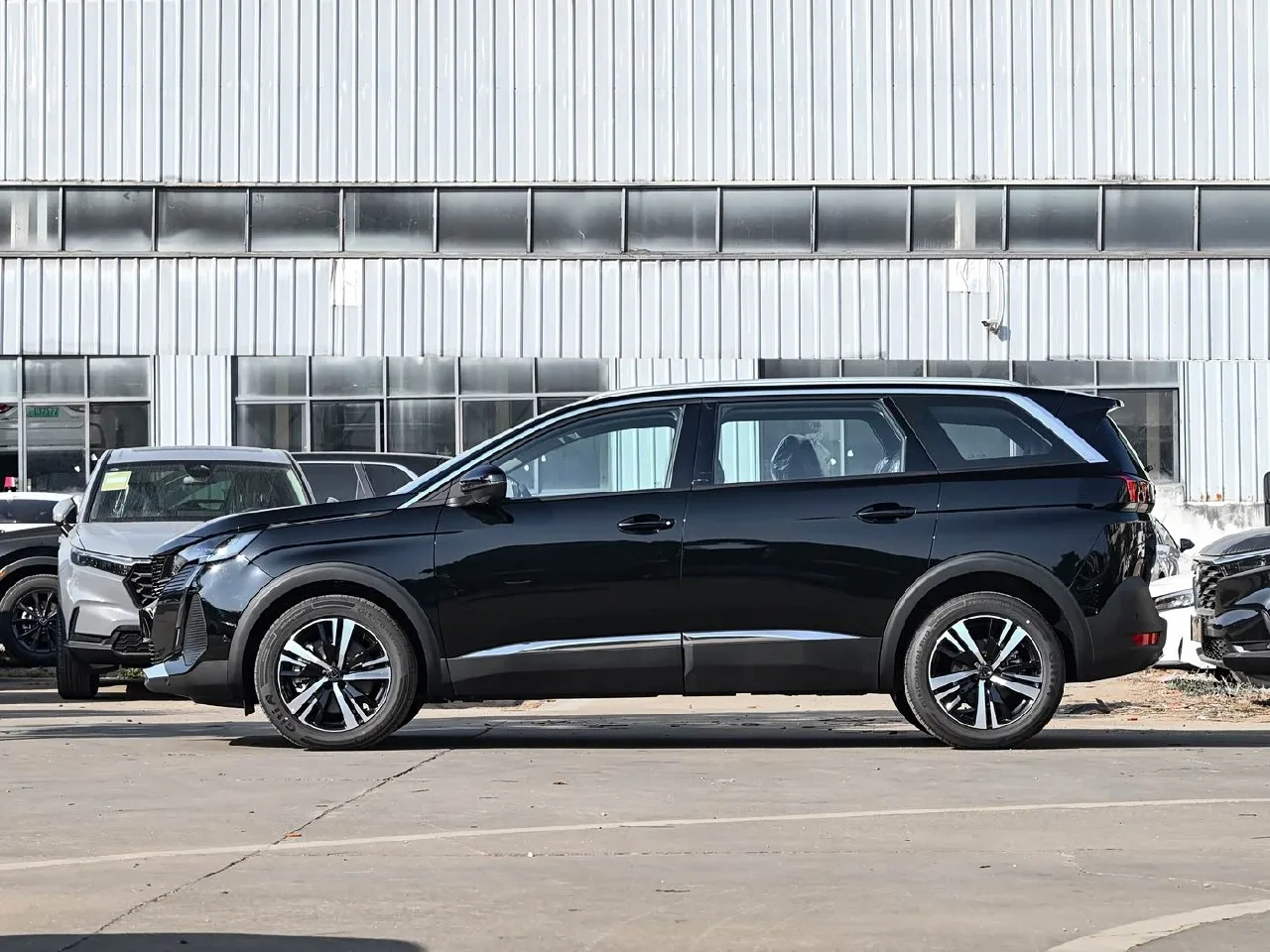🚙 Peugeot 5008 (International)