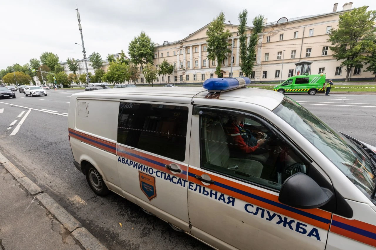 Спасатели МАСС вынесли из квартиры 240-килограммовую сибирячку с переломом шейки бедра