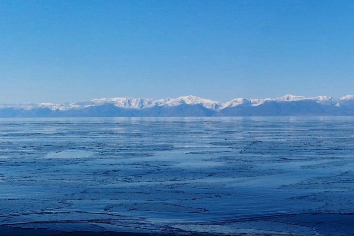 На Байкале заметили первый лед