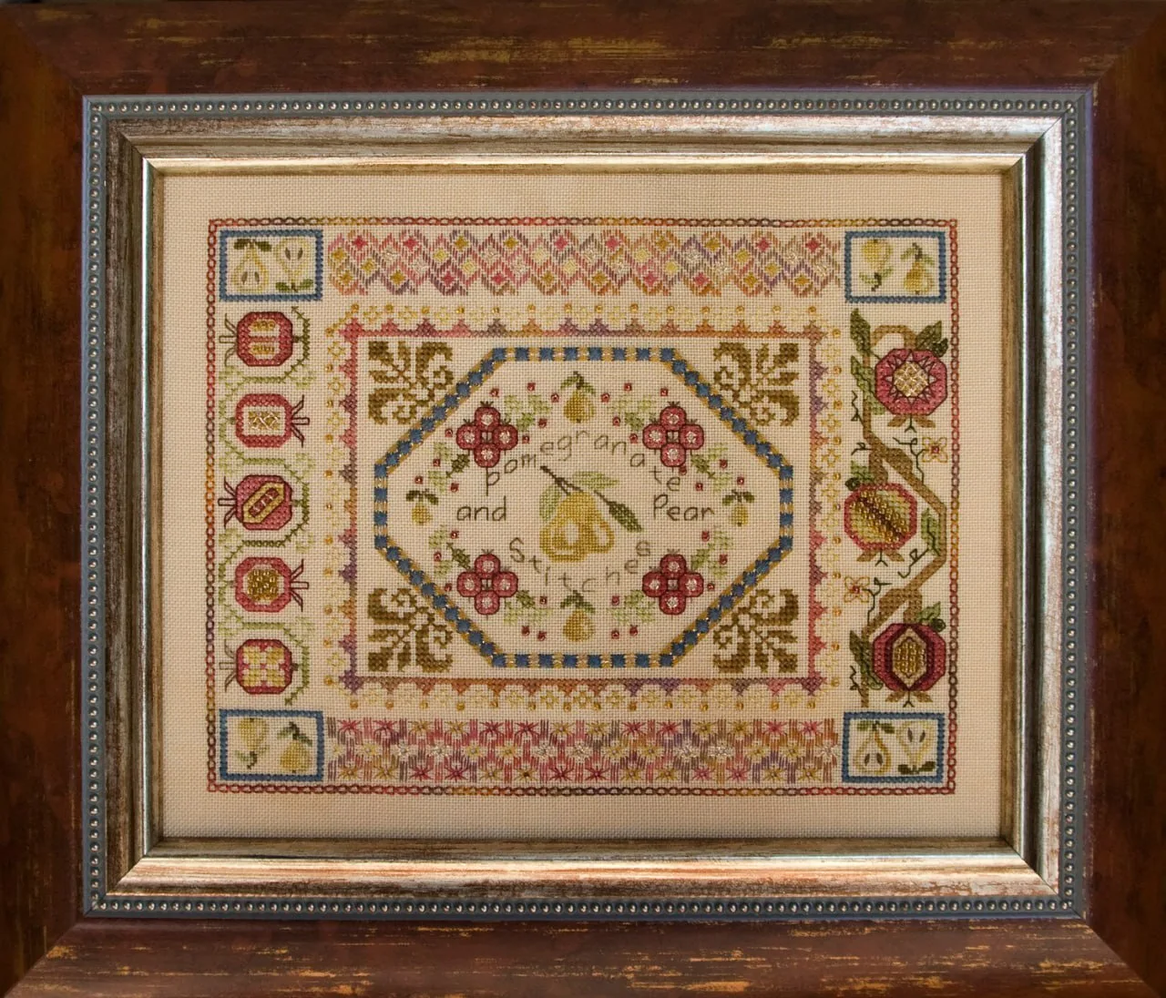Pomegranate & Pear Stitches. Дизайн Jeannette Douglas Designs