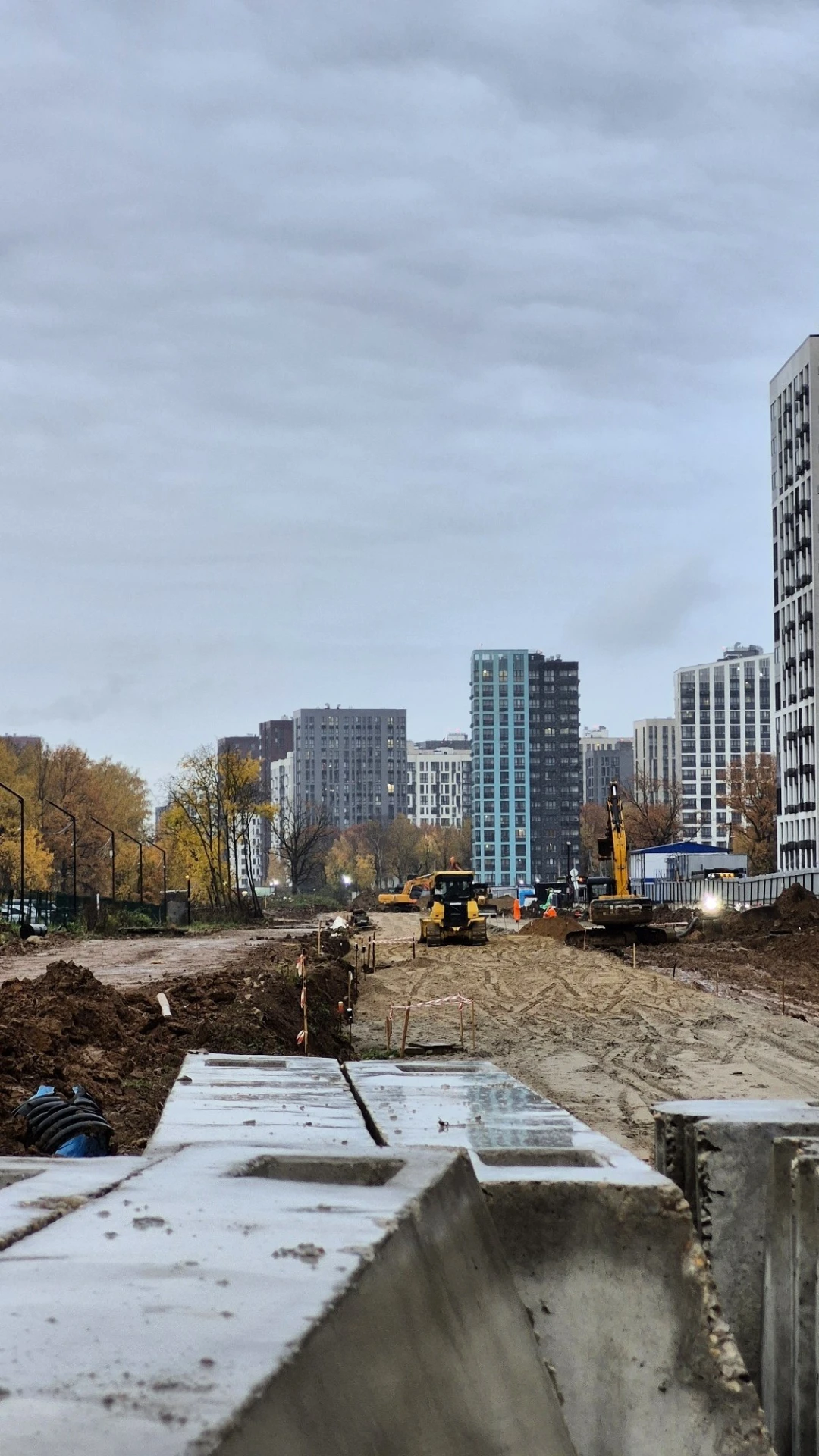 На участке продления Бачуринской вдоль "Скандинавии" от храма в сторону проспекта Купри...