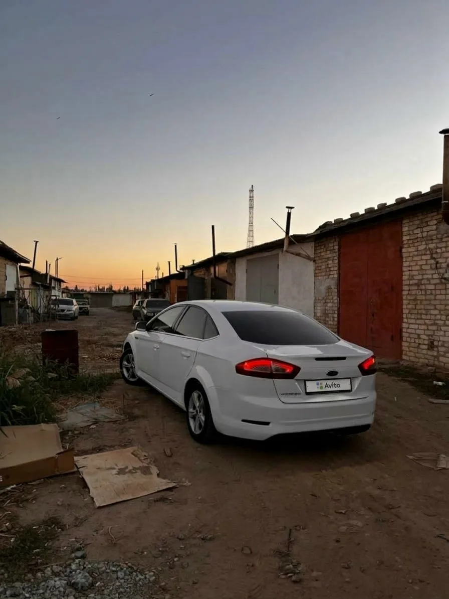 Ford Mondeo IV Рестайлинг, 2012 1.6 механическая коробка передач.