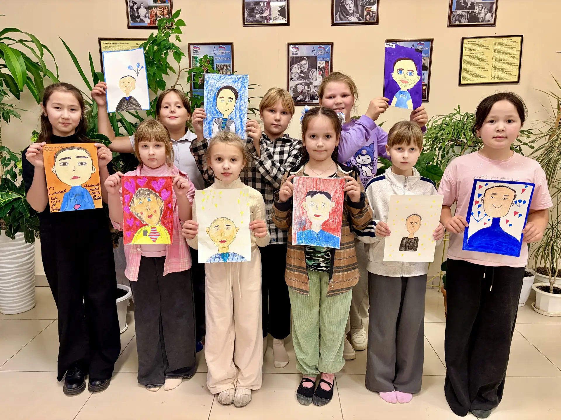 🎨 «Папа может, папа может всё, что угодно...» А мы можем нарисовать его портрет!