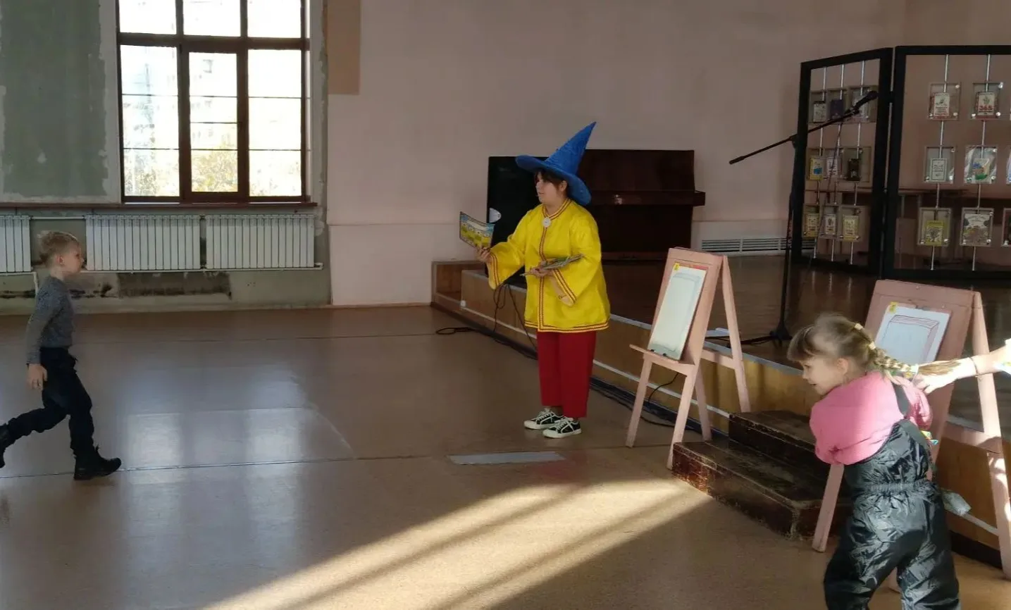 Сегодня ребята из группы "Ромашки"🌼 ходили в центральную библиотеку на мероприятие "Ра...