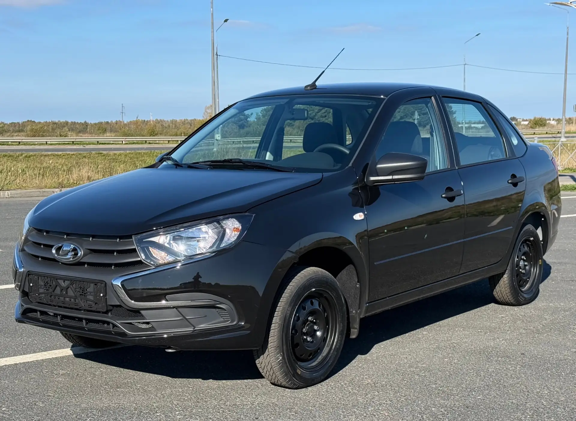 Продам новый автомобиль . Цена 860 тысяч . 89157396875