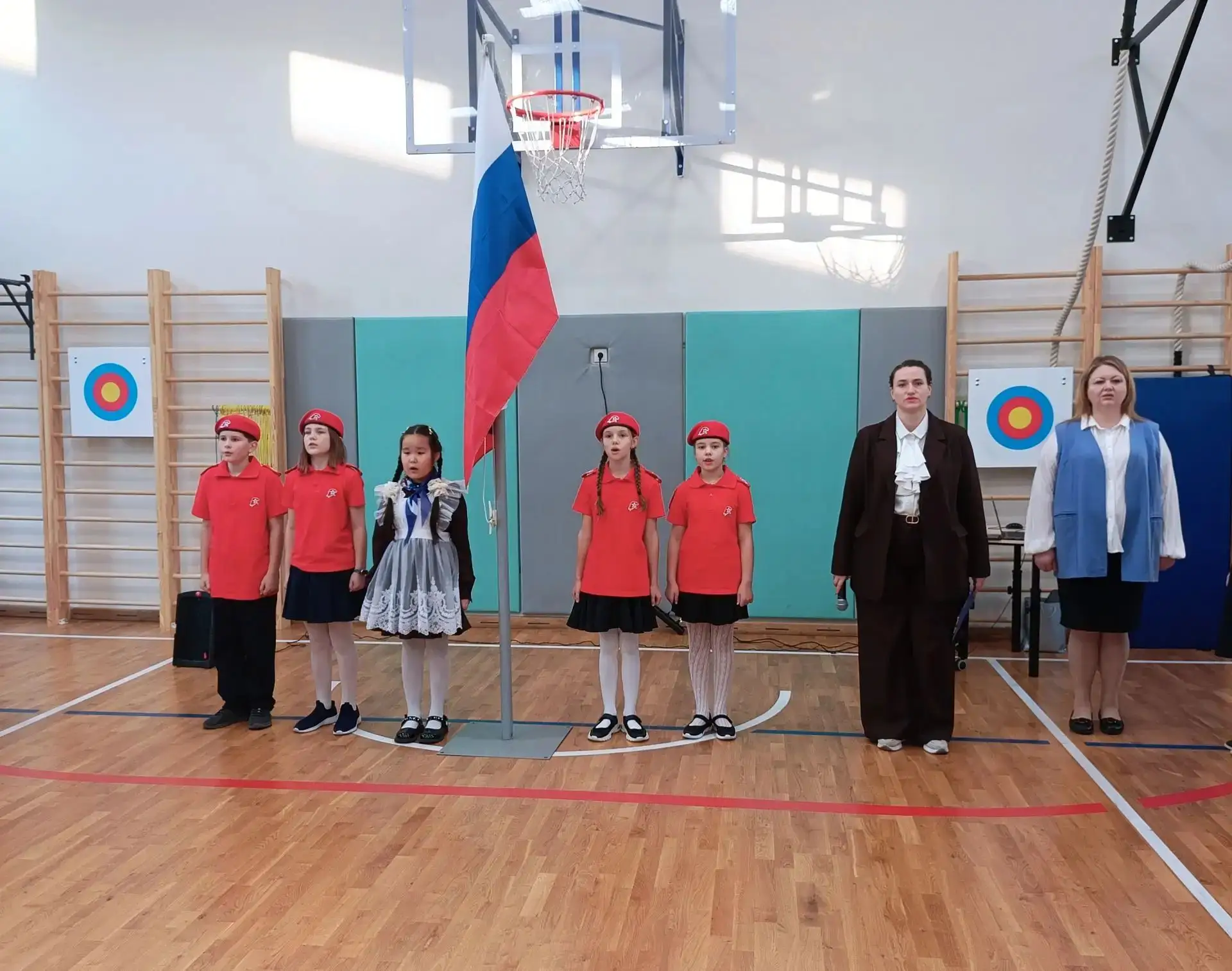 🇷🇺 Торжественная церемония поднятия Государственного флага Российской Федерации