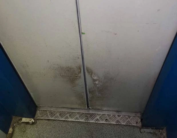 🧹 Лифты на Кавказском просят наконец отмыть