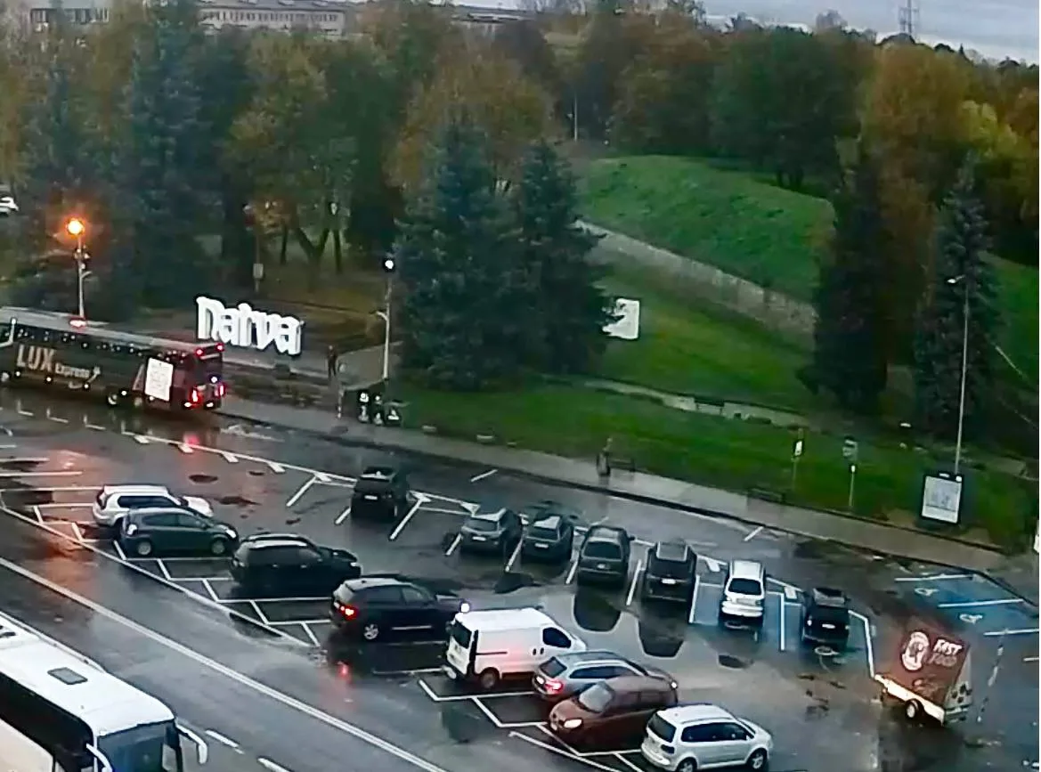 Камера - очередь из Нарвы (Эстония) в Россию https://balticlivecam.com/ru/cameras/eston...