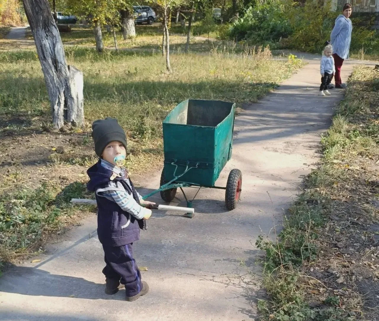 🍂 В микрорайоне прошёл субботник