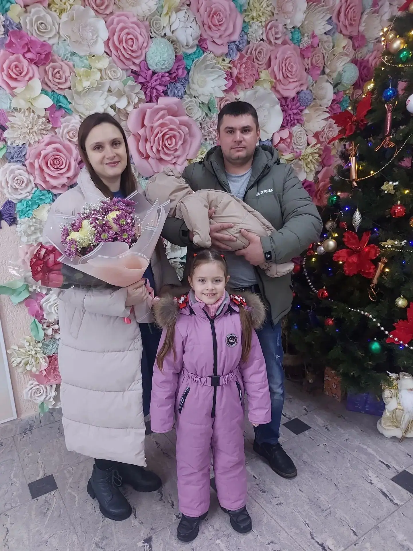 ОНЛАЙН - ВЫСТАВКА "ВСЁ НАЧИНАЕТСЯ С МАМЫ..."