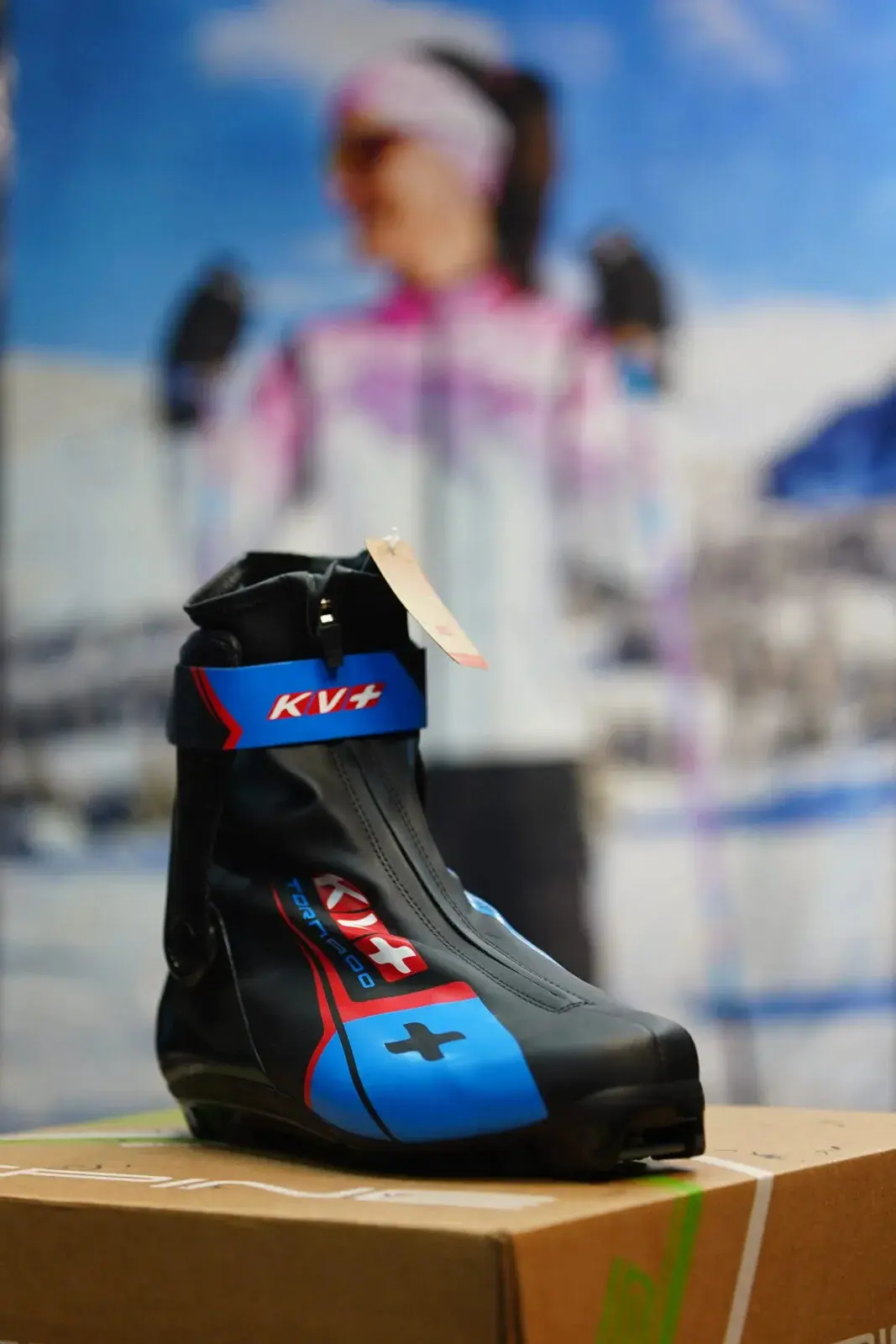 Лыжные ботинки KV+ Tornado Skate — это высокотехнологичные ботинки для конькового стиля.