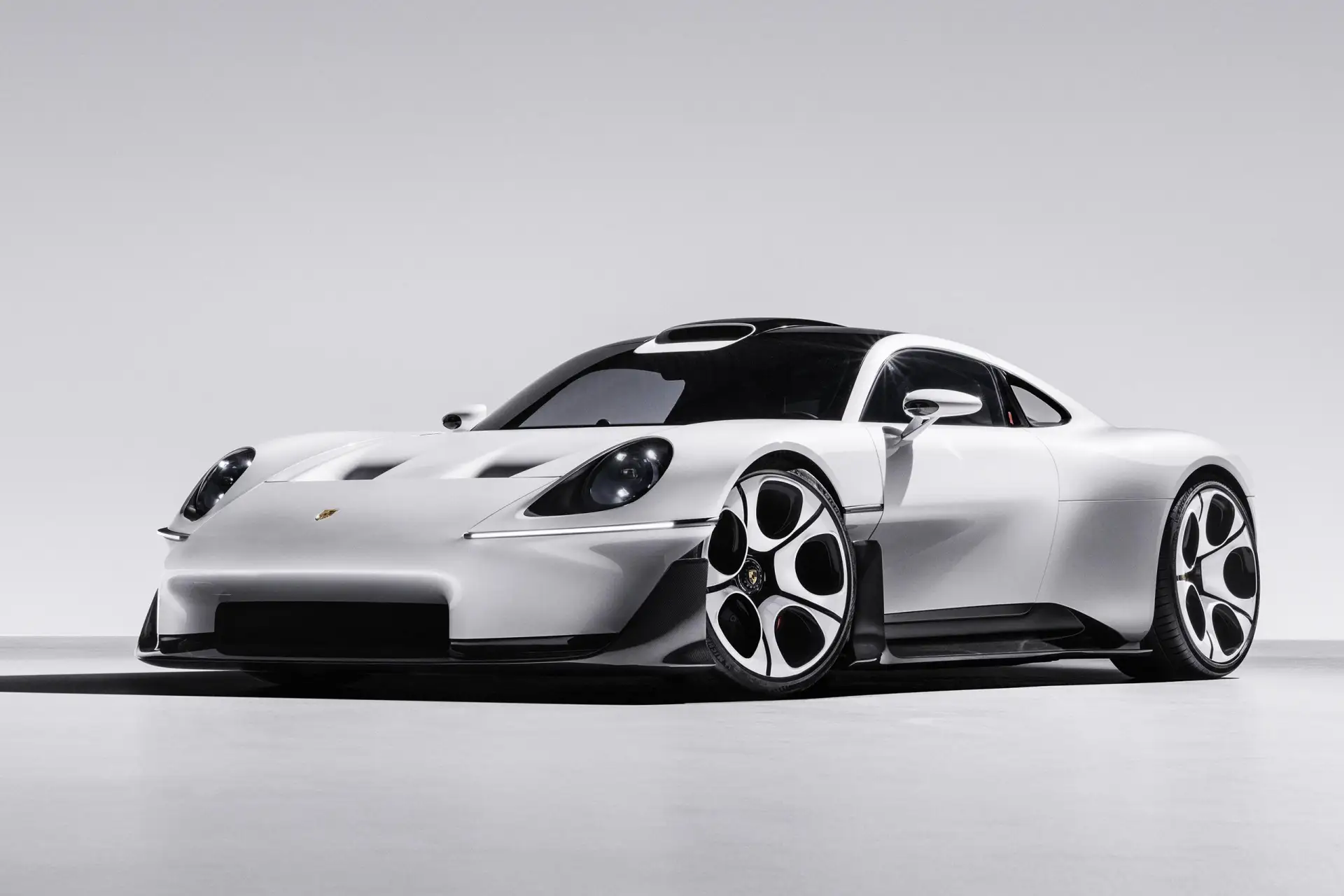 Срочно звоните в «911» — у 911 приступ: Porsche показала Mission S
