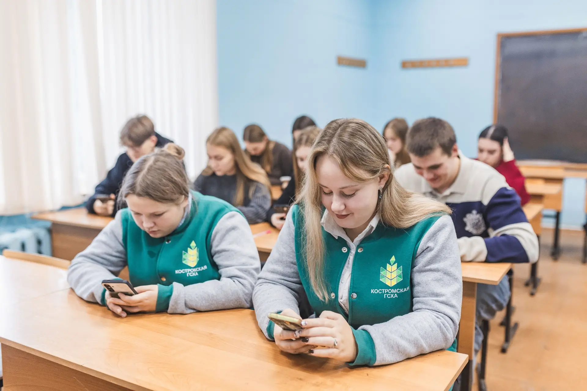 Вооружившись знаниями, строим экономику вместе💪🇷🇺