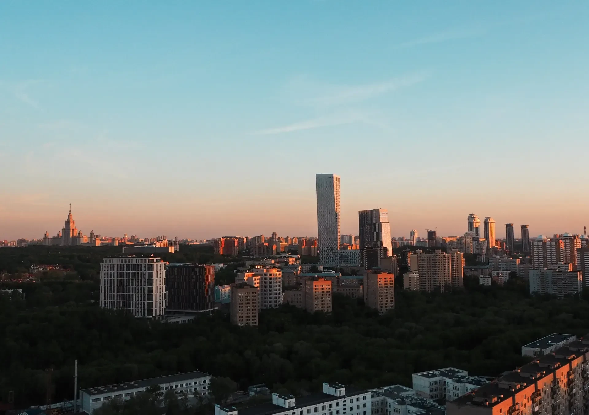 В Москве есть настоящая «полоса леса» среди города
