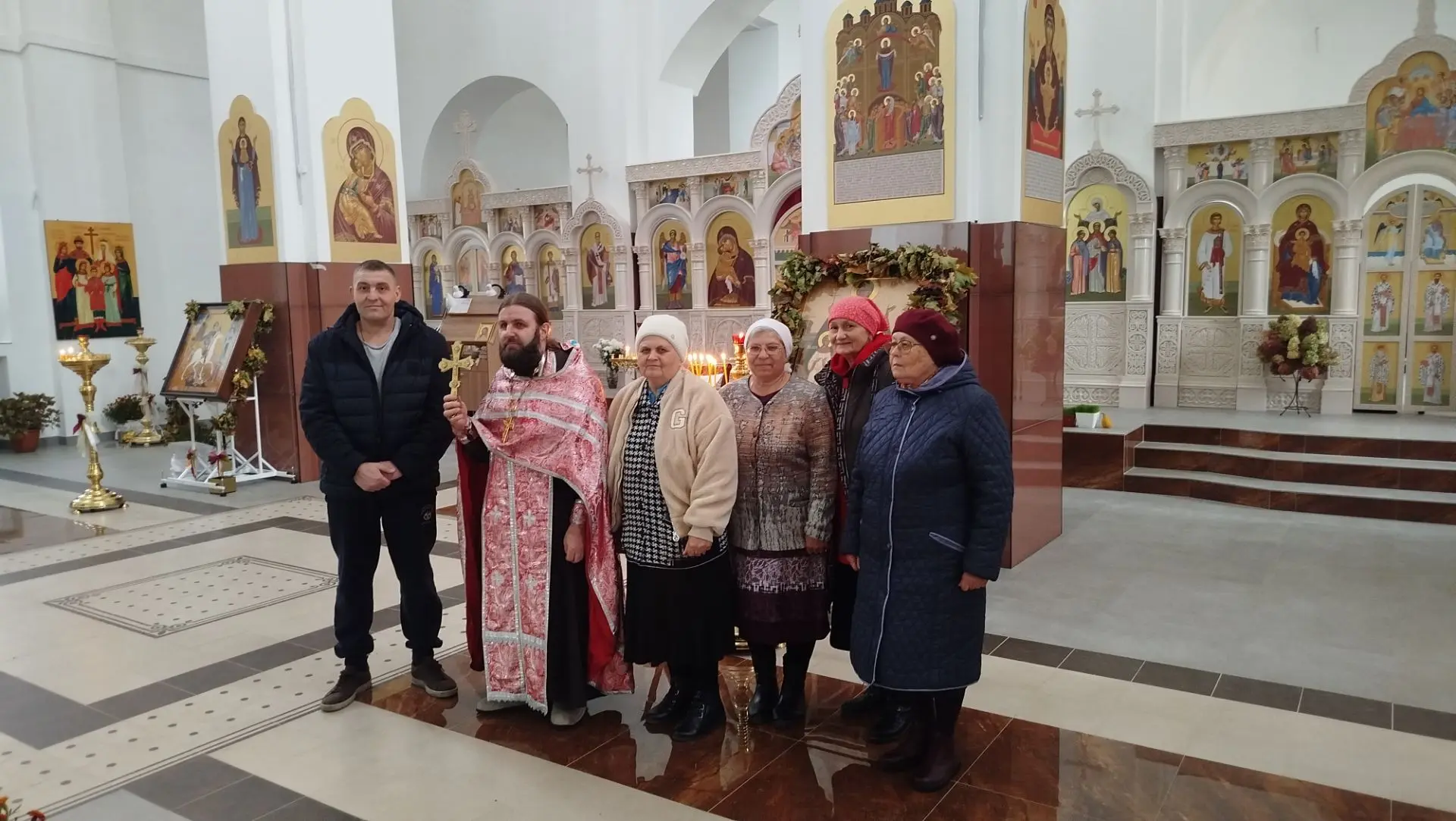 Молебен святым мученицам Вере, Надежде, Любови и матери их Софии
