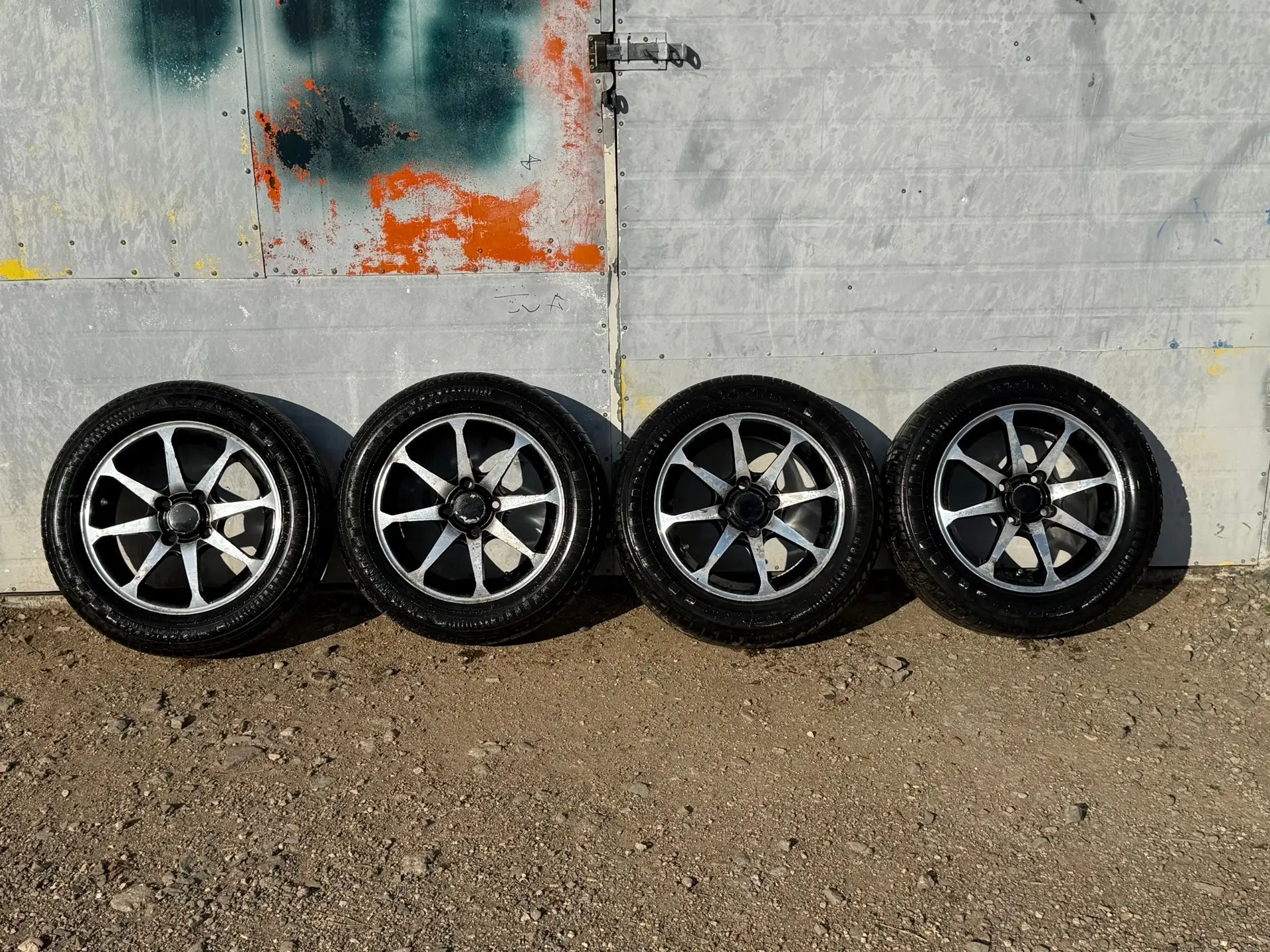 Продам комплект дисков с летней резиной YOKOHAMA 185/60/R14 Разболтовка 4/100 Цена за к...