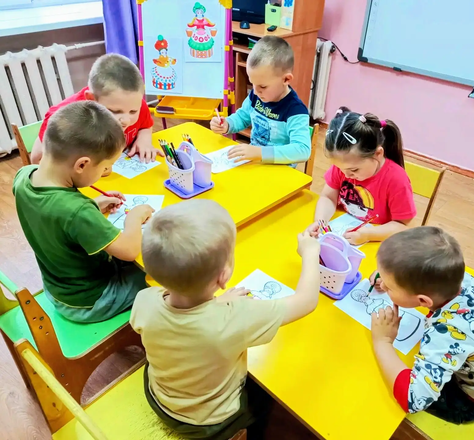 В нашем детском саду сегодня было путешествие в мир русских традиций! 🌏