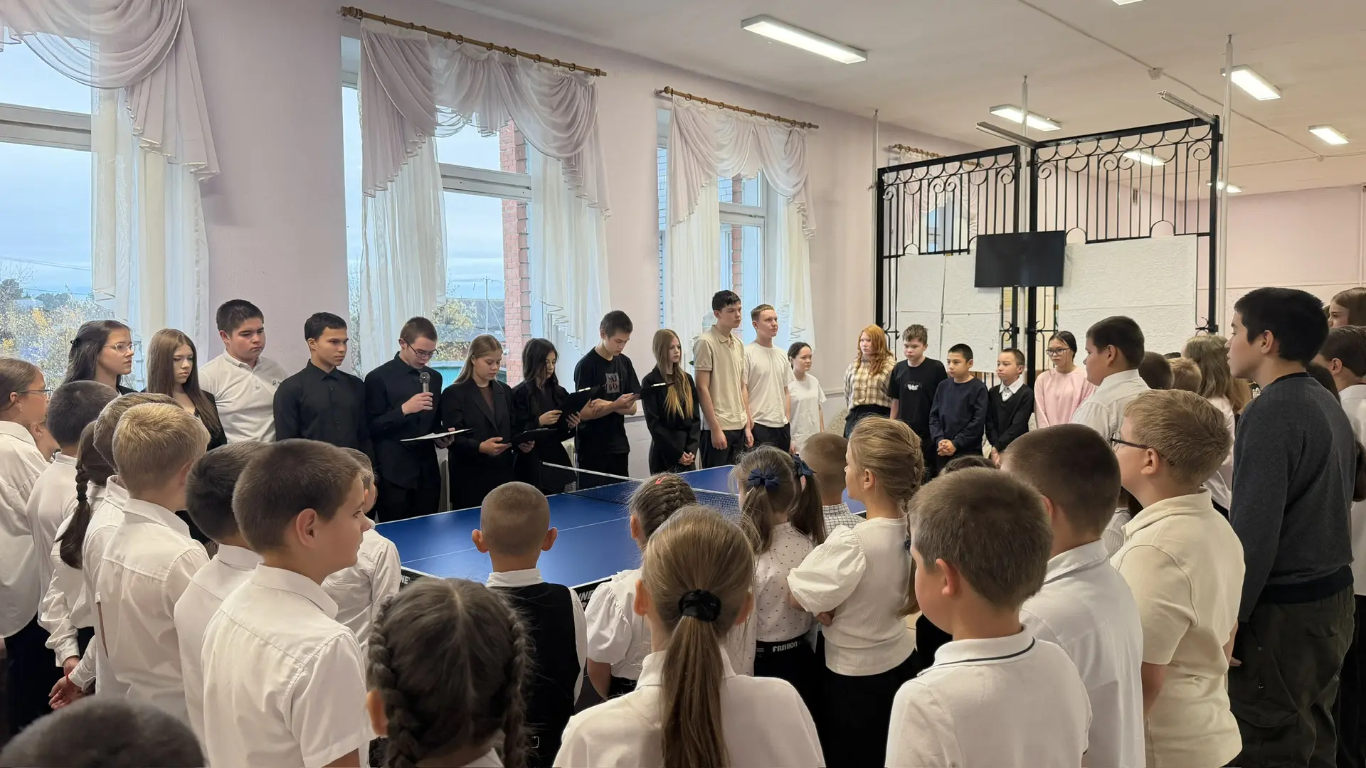 🎉 День самоуправления в нашей школе: взгляд по ту сторону учительского стола!