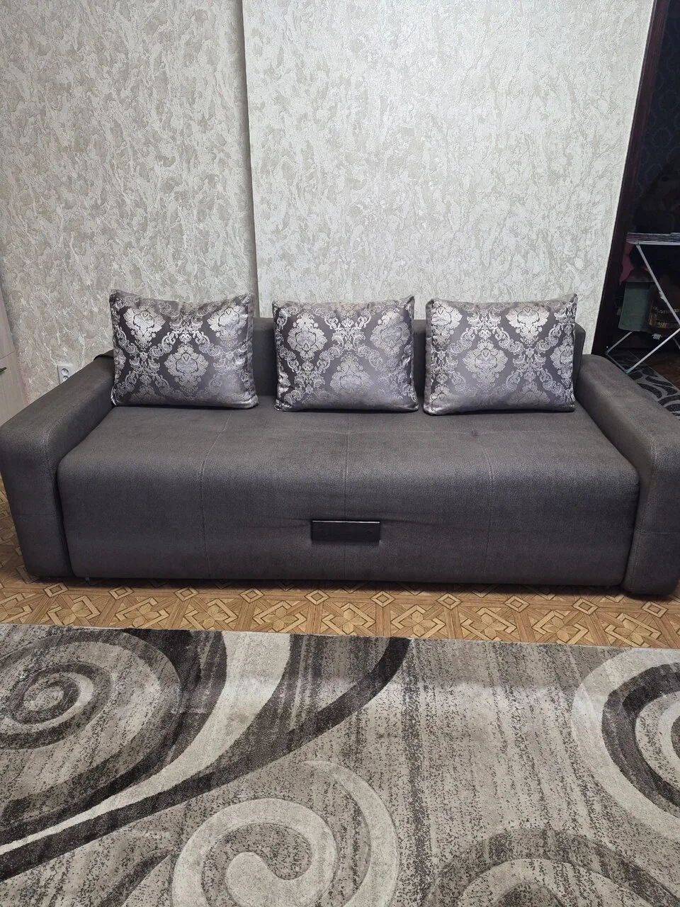 Продам диван 1.55 на 2, 35 000р., Харцызск