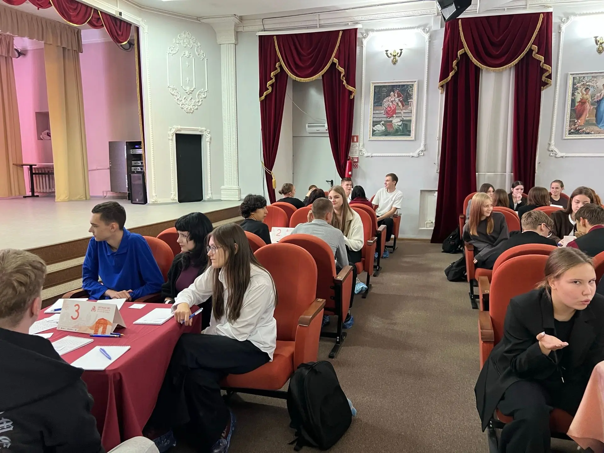 🎉 8 октября в Доме Детского Творчества прошла интеллектуальная игра «Что? Где? Когда?»!