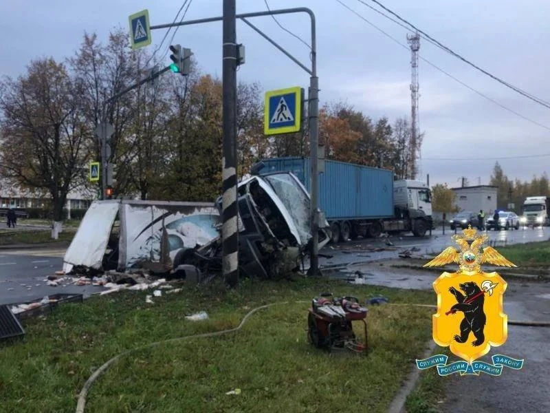 ❗️Смертельное ДТП с тягачом и «ГАЗелью» произошло на трассе М-8 в Ярославской области