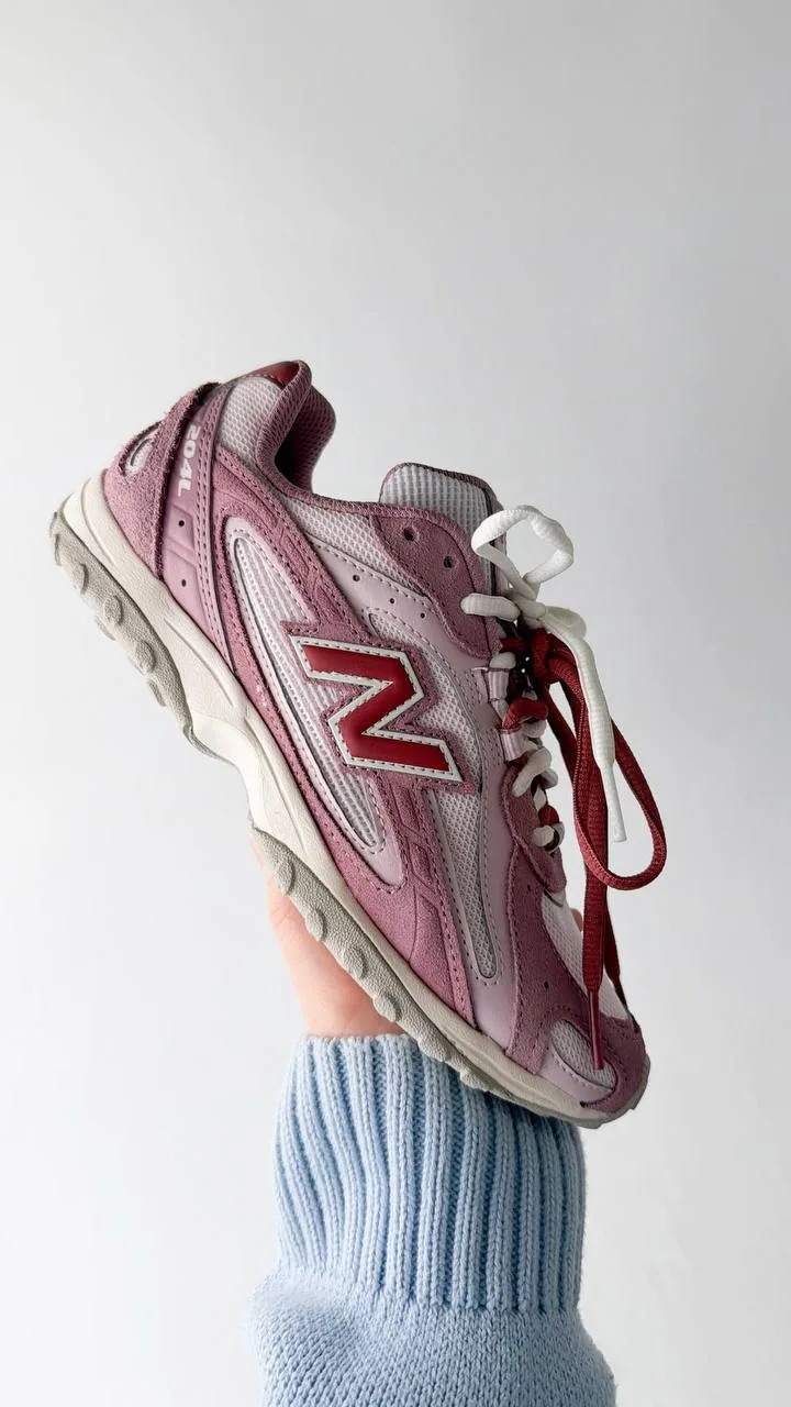 New Balance 204L - городская модель для повседневной носки, которая сочетает классическ...