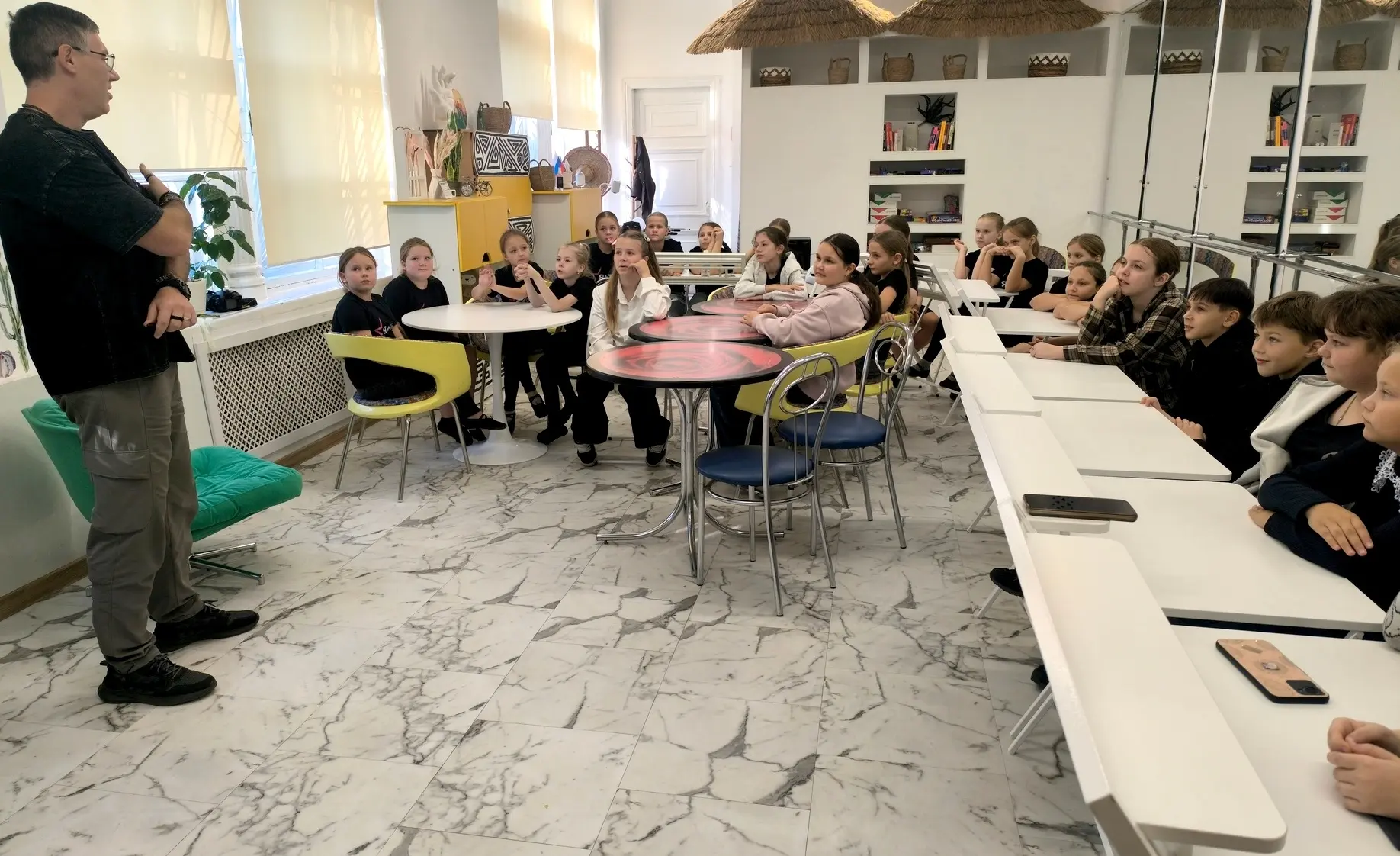 Для участников художественной самодеятельности ДК им. Ленина (9–10 лет) проведена лекци...