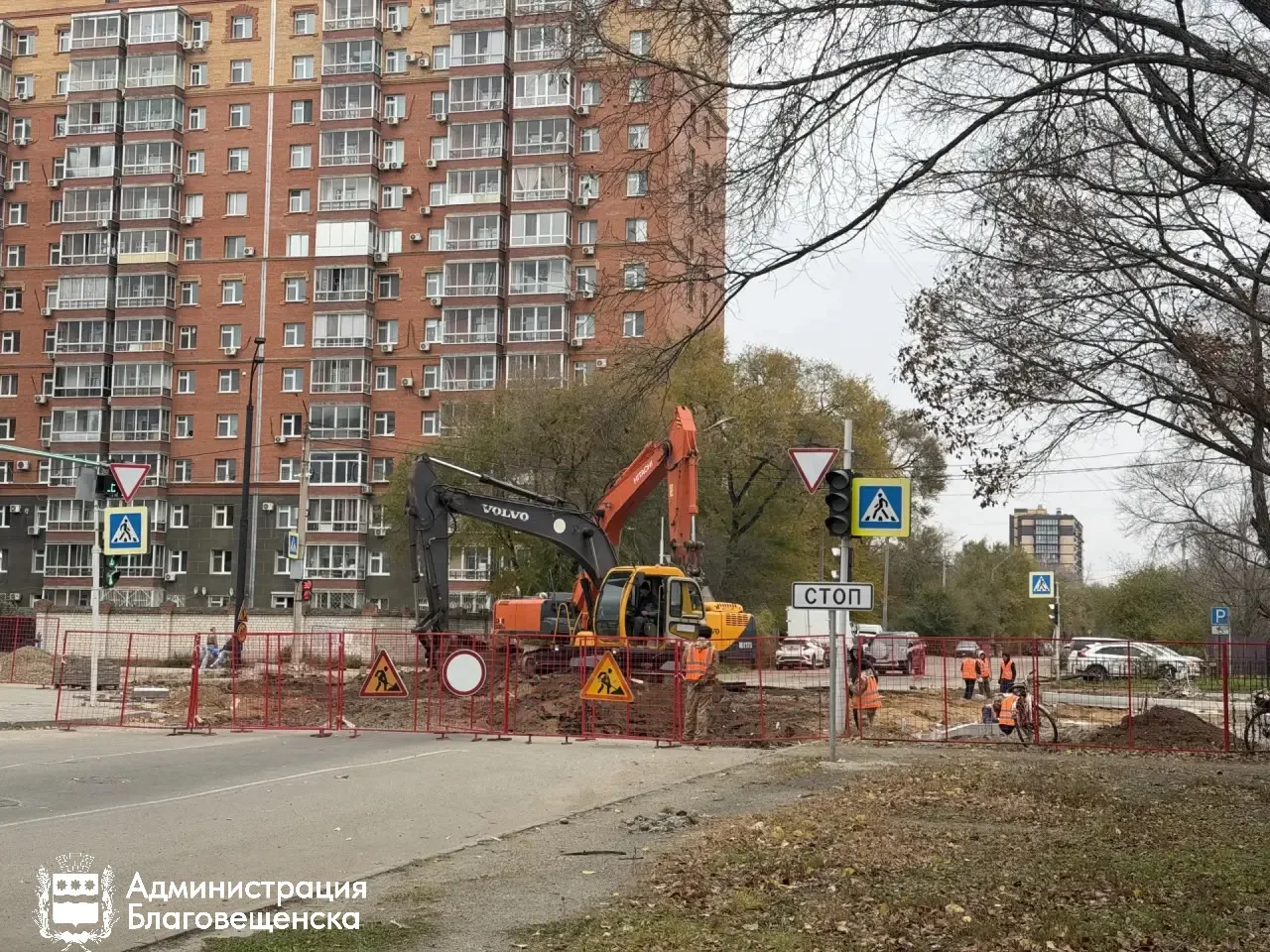 🛣️В Благовещенске начали ремонт ещё одного участка улицы Октябрьской в рамках президен...
