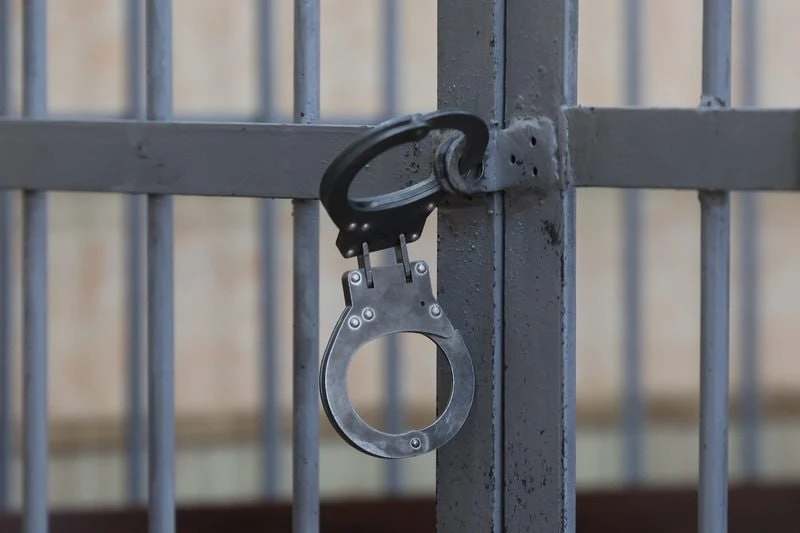 👮В Мордовии осужденный пытался «купить» сотрудника колонии за 15 тысяч рублей