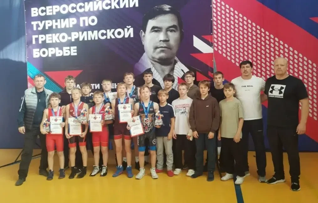Поздравляем спортсменов и тренеров СШОР по греко-римской борьбе с заслуженными медалями...