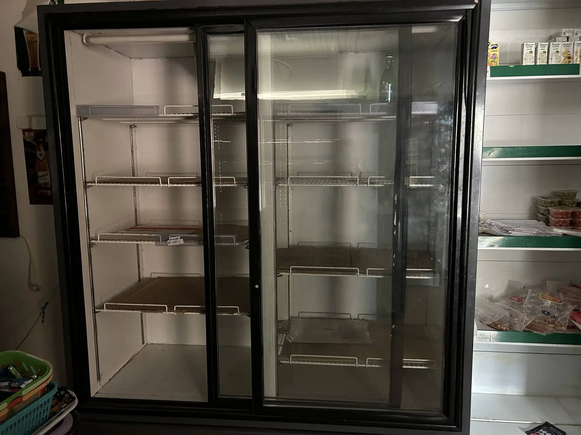 Продам холодильник,рабочий ,35 тыс,самовывоз.